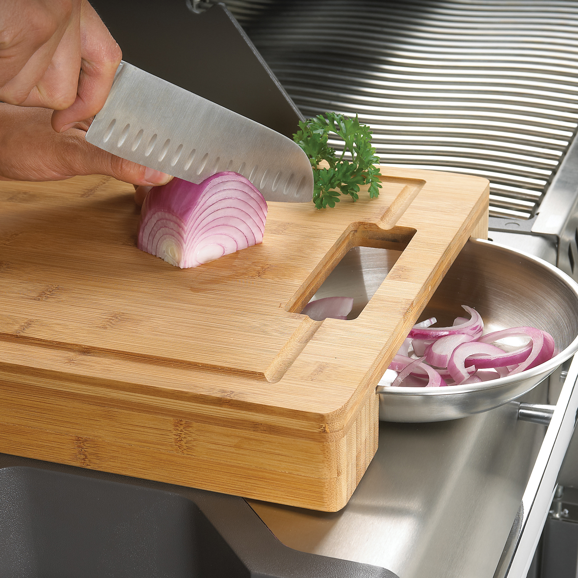 Napoleon PRO Skaerebraet Med Skaale 33X46cm 70012 Lifestyle 1