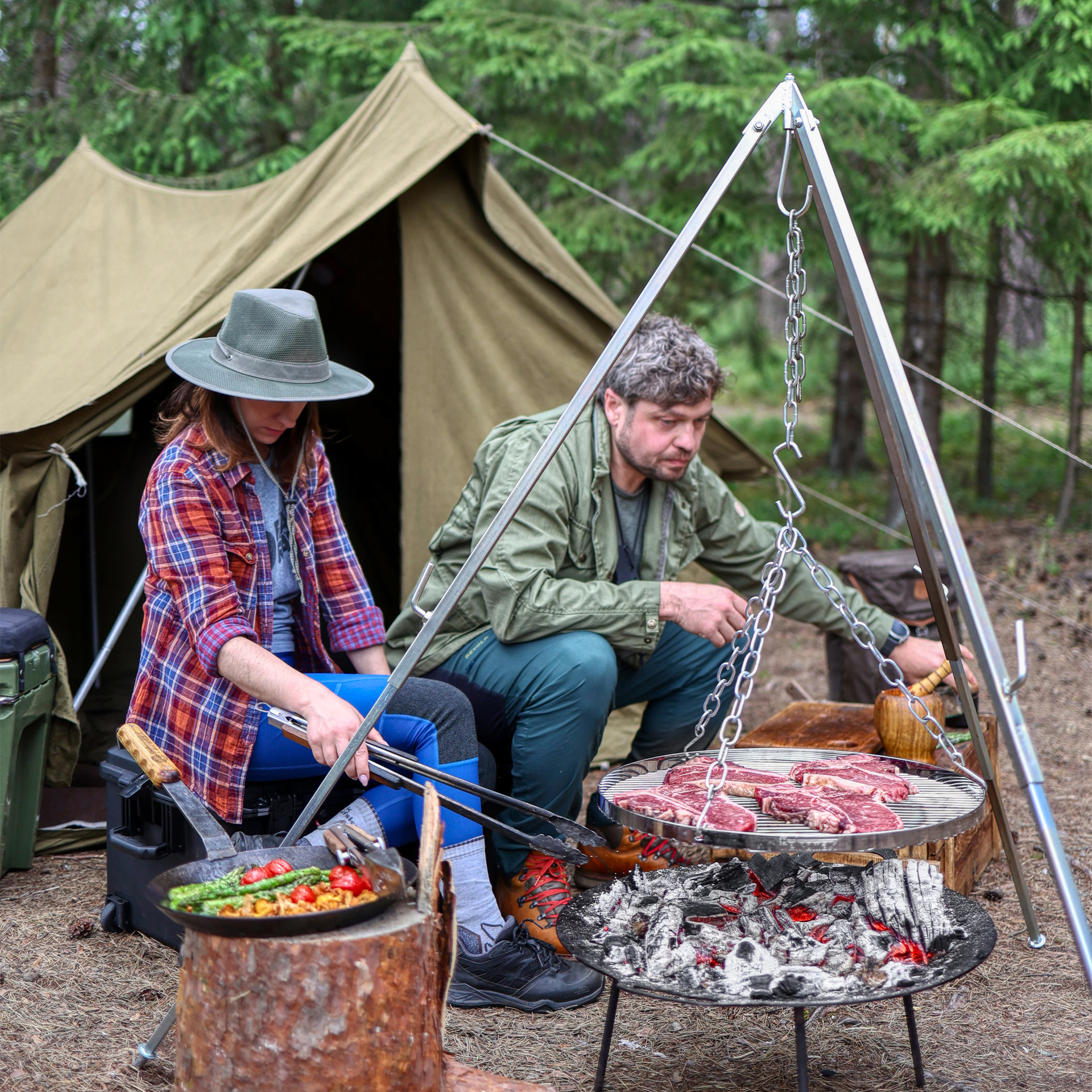 016 T Bonewild Chef Kitchen (1)