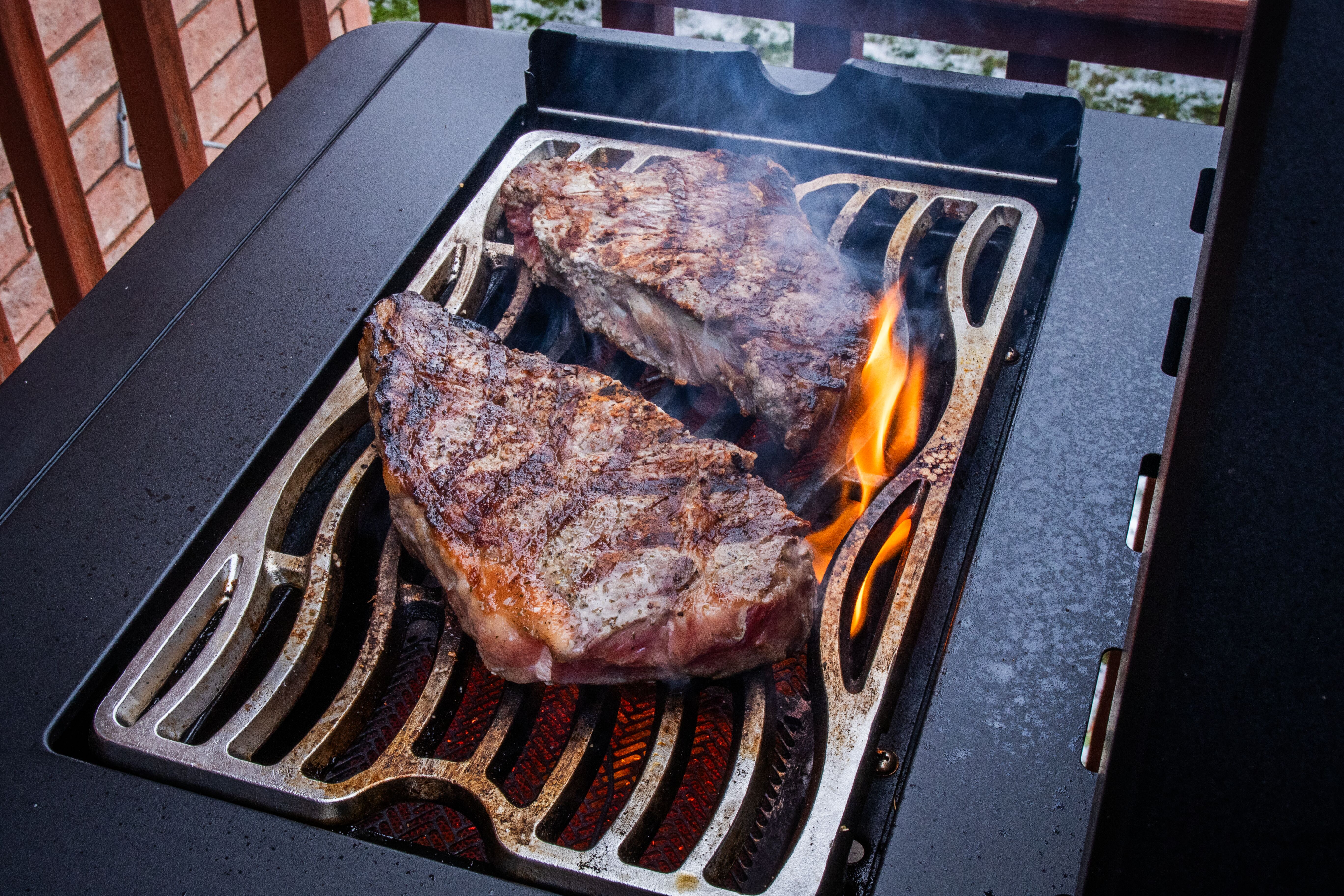 Original JPG Nysteakwhiskeypeppercoensauce Grill2