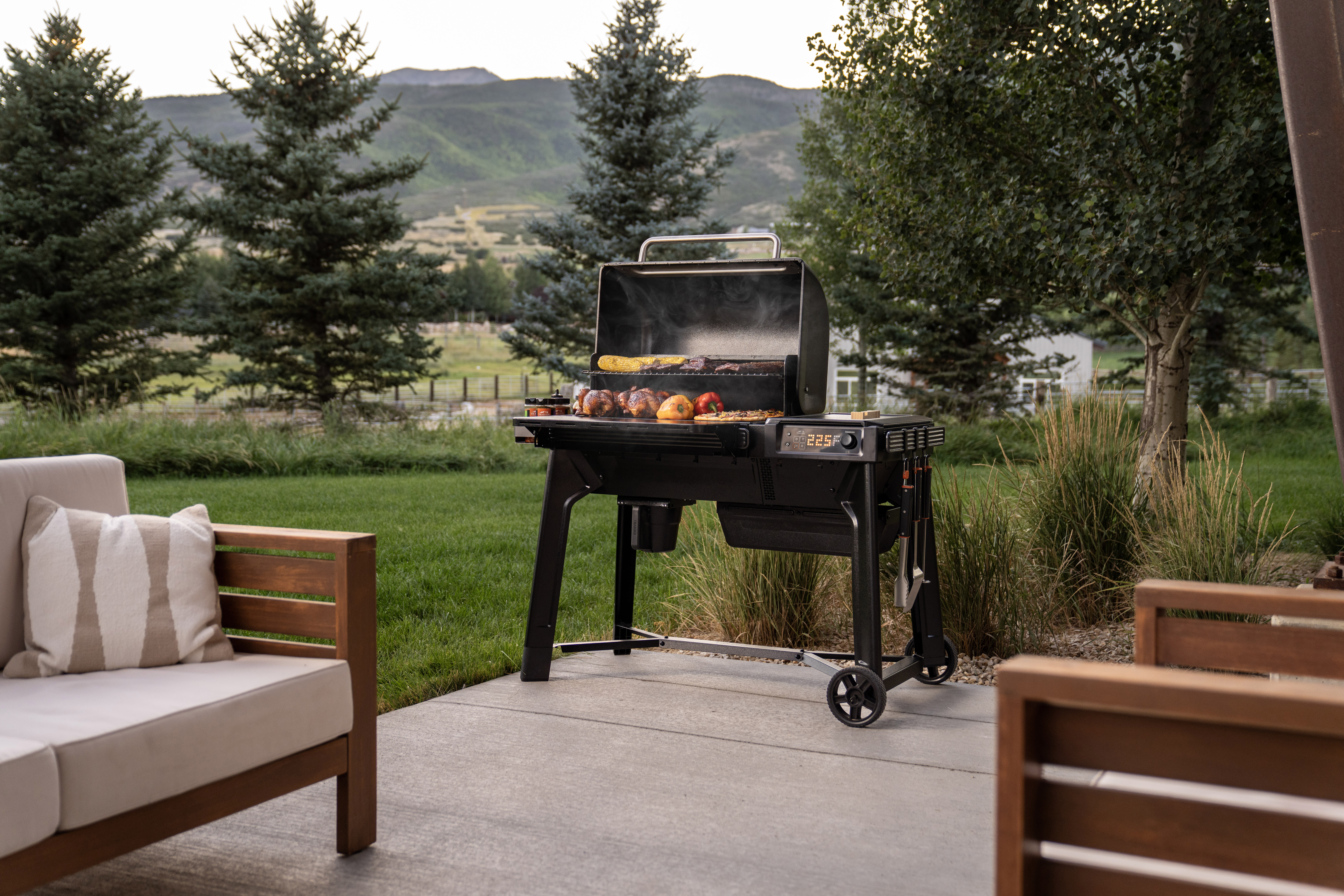 Traeger Woodridge, Woodridge Pro og Woodridge Elite - Backyard Living