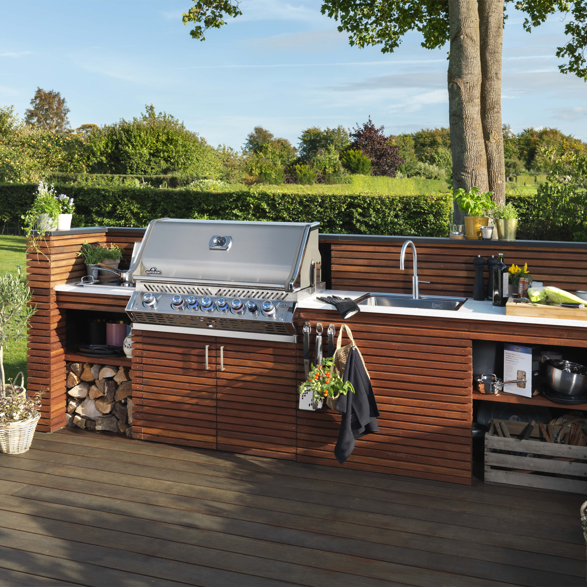 Napoleon Prestige Pro 665 BIPRO665RBPSS 3 Lifestyle 2