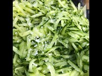 Gyros Kebab Med Kylling Oksekoed Og Gris Paa Rotisseri Dertil Tzatiki Opskrift Gasgrill 4 3711